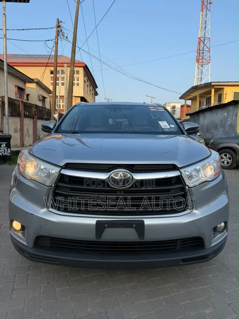 Toyota Highlander Limited Platinum 4dr SUV AWD (3.5L 6cyl 6A) 2015