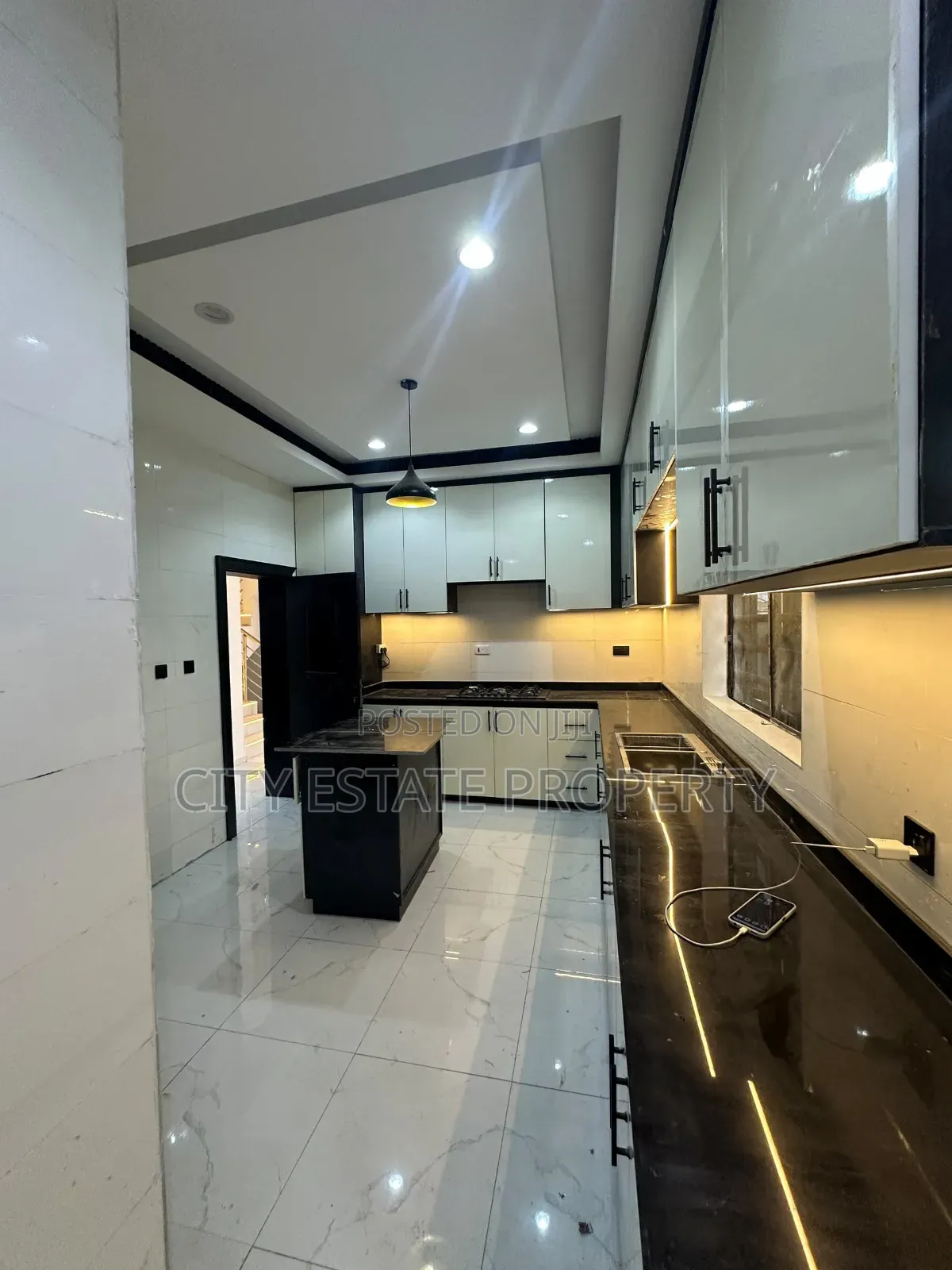 4bdrm Duplex in Ruuodomaya for sale
