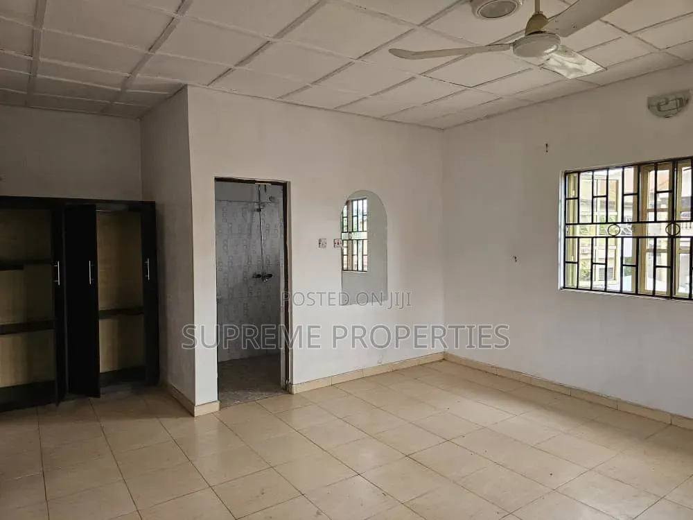 3bdrm Block of Flats in New Bodija, Ibadan for rent
