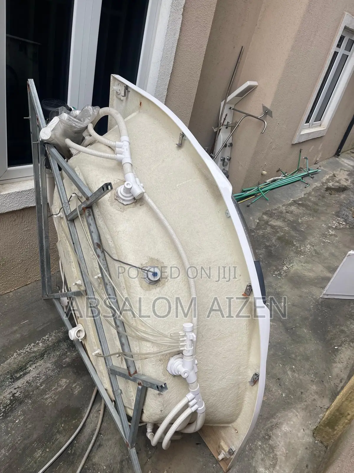 Large Corner Whirlpool Bathtub (Jacuzzi)