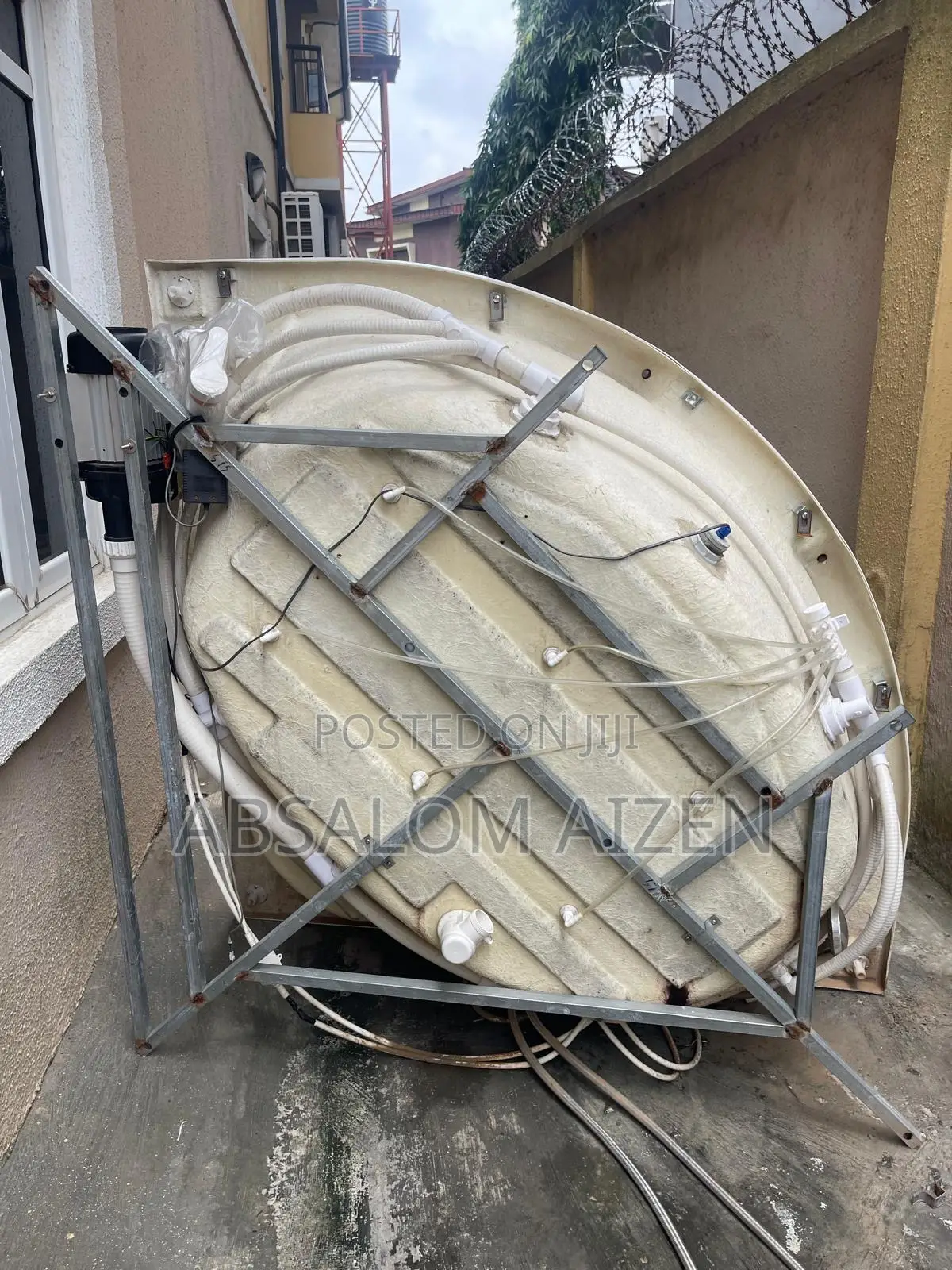 Large Corner Whirlpool Bathtub (Jacuzzi)