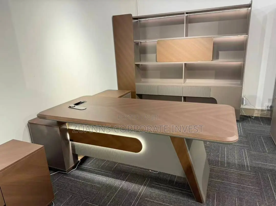 CEO / Boss Executive Desk With Side Extension