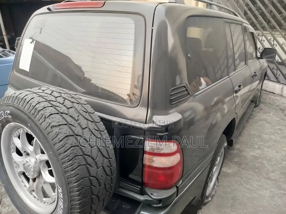 Toyota Land Cruiser 2005 Black