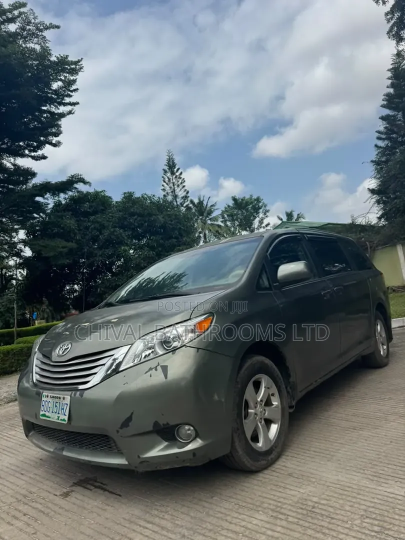 Toyota Sienna 2012 Green