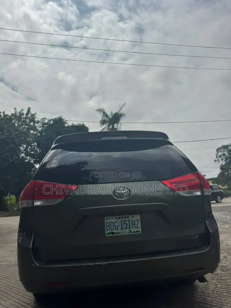 Toyota Sienna 2012 Green
