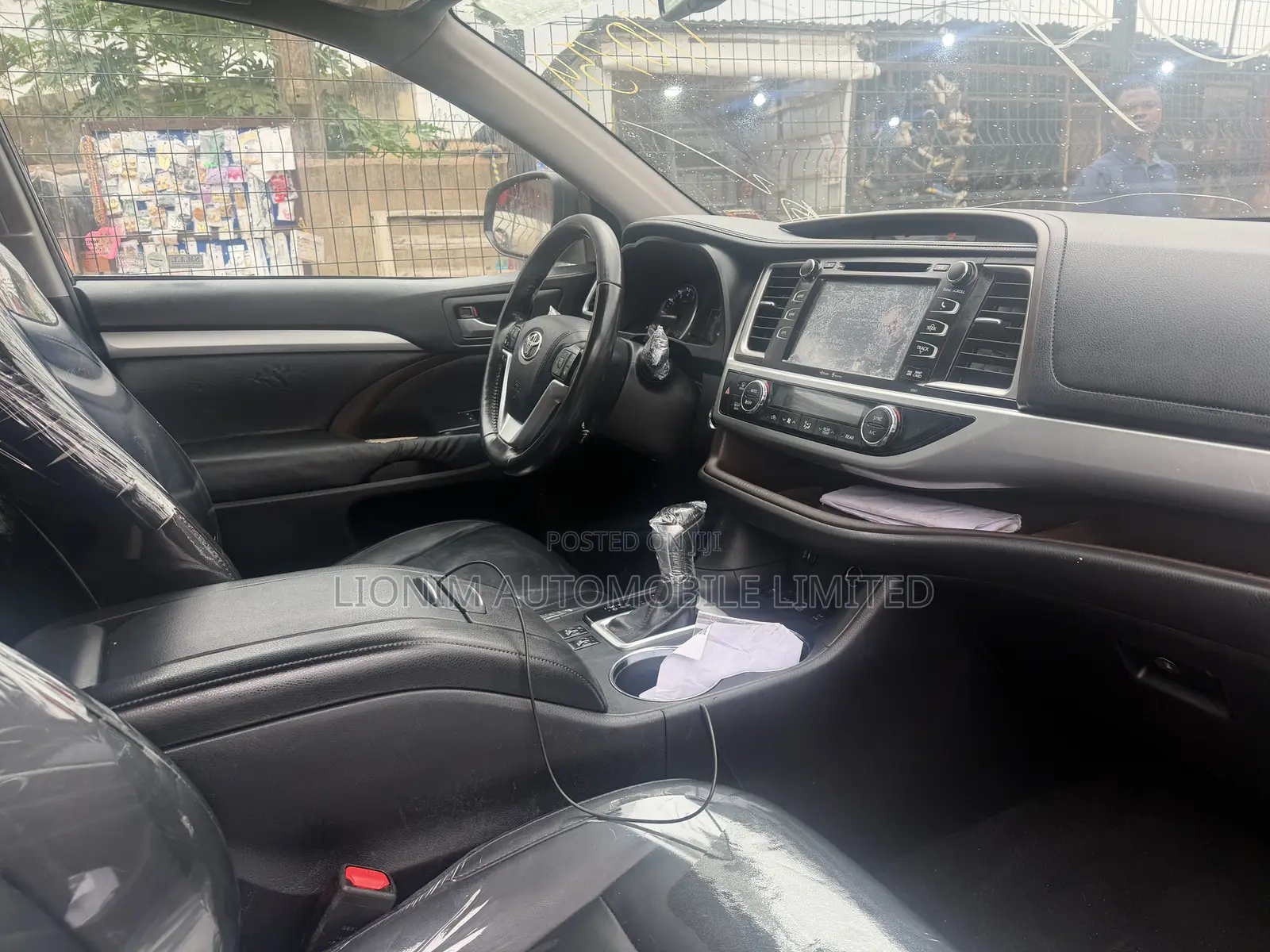 Toyota Highlander XLE 4dr SUV AWD (3.5L 6cyl 6A) 2015 Gray