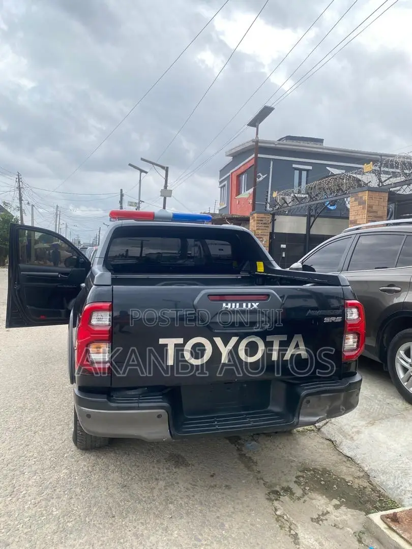 Toyota Hilux 2023 Black