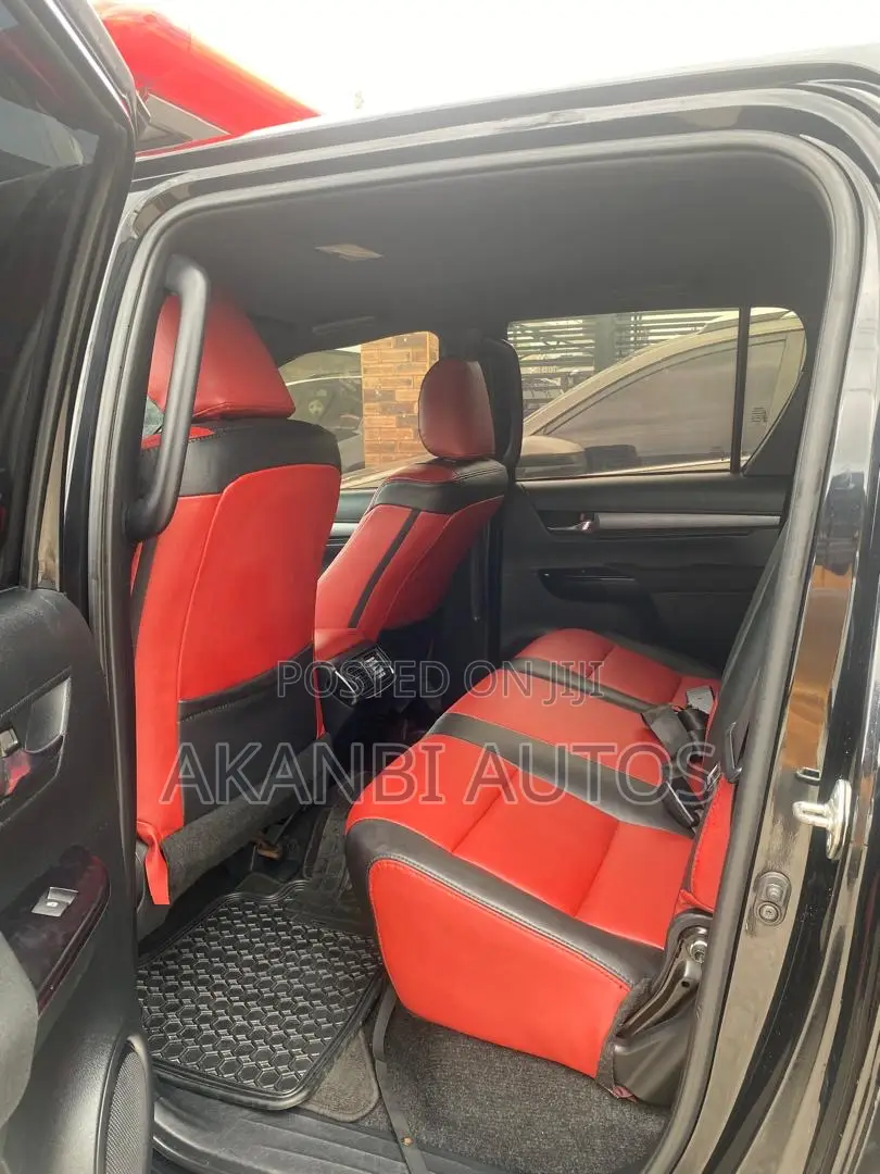 Toyota Hilux 2023 Black