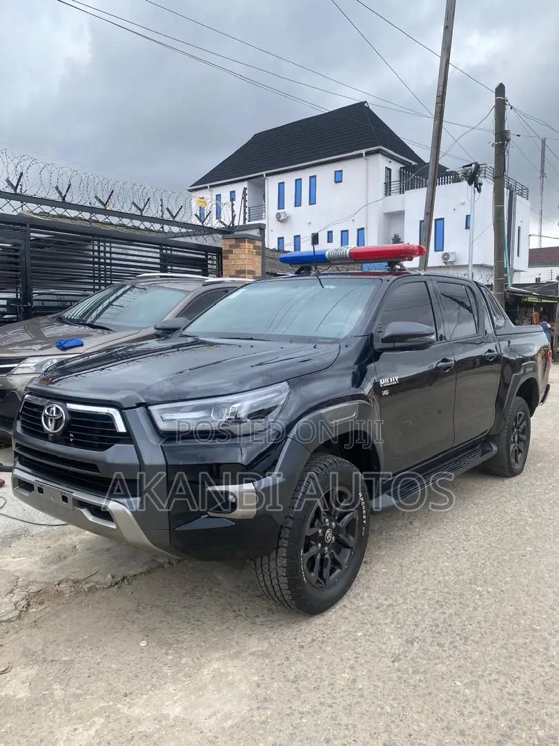 Toyota Hilux 2023 Black