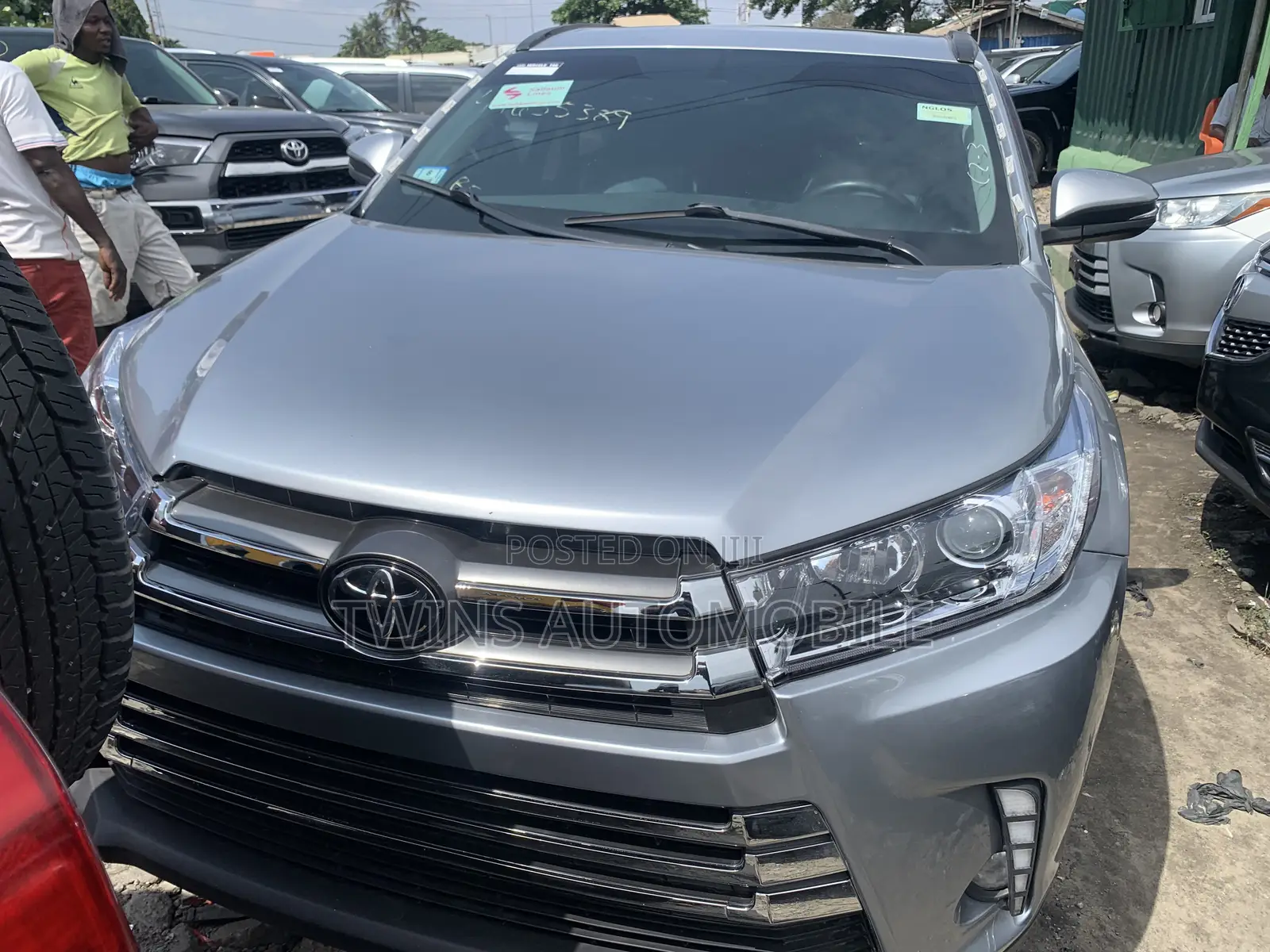 Toyota Highlander XLE 4dr SUV AWD (3.5L 6cyl 6A) 2015 Silver