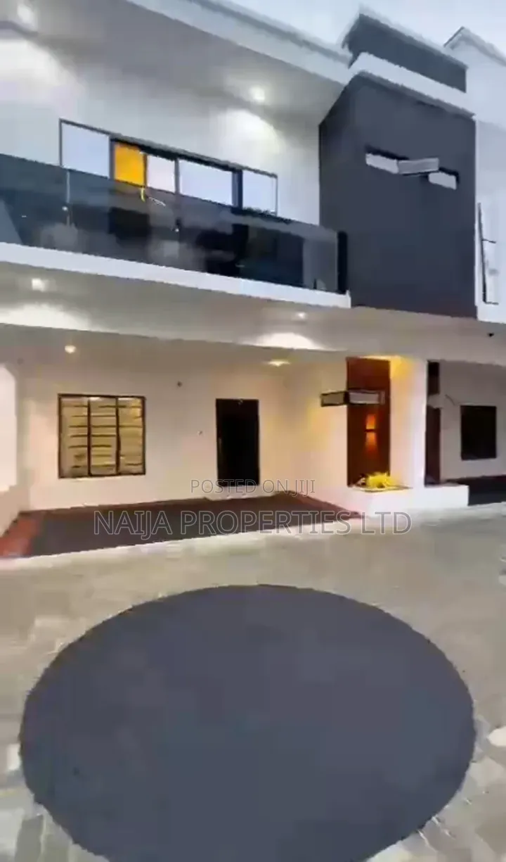 3bdrm Townhouse / Terrace in Ikota for rent