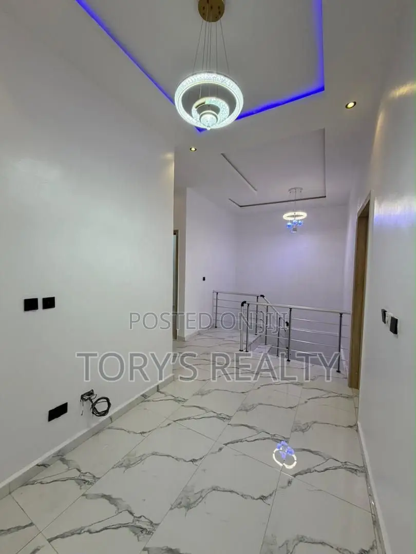 4bdrm Duplex in Lekki Phase 2 for sale