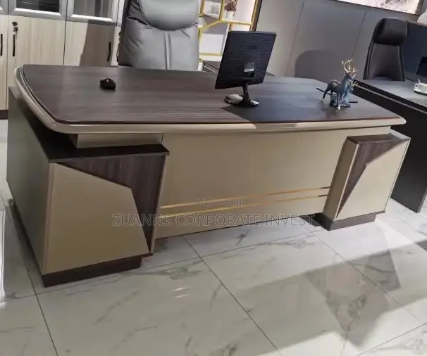 Classic Triamine Plate Series Executive Desk
