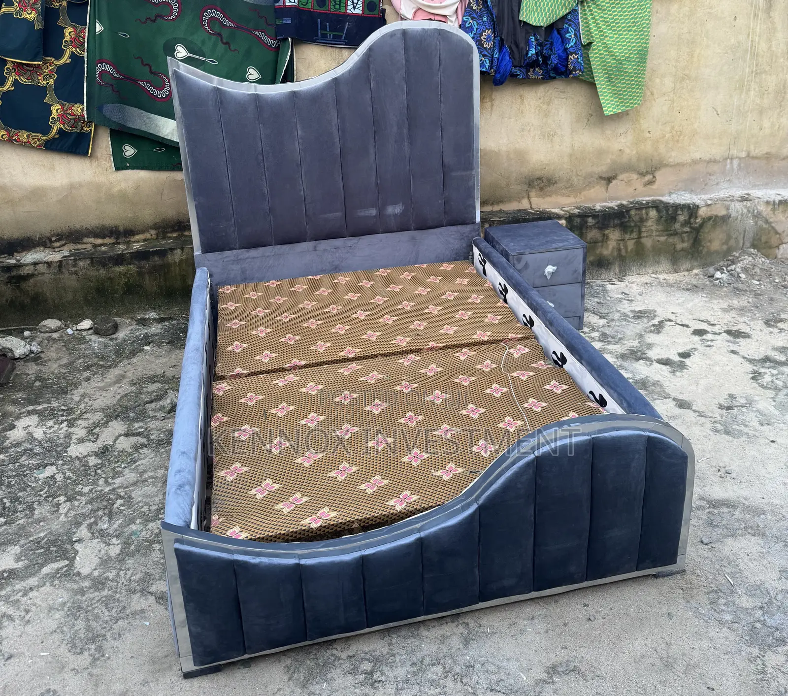 High Quality 4.5 by 6 Bedframe With 1 Bedside Drawer
