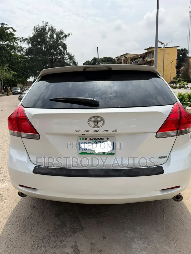 Toyota Venza 2012 White