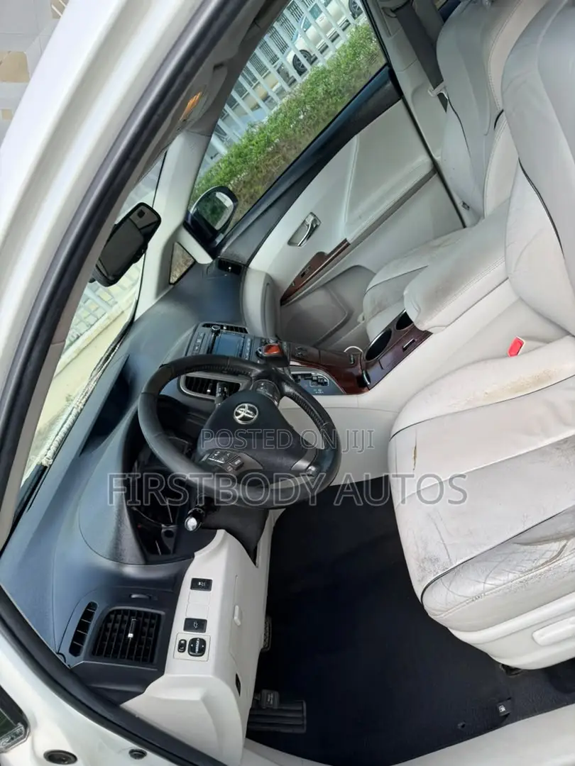 Toyota Venza 2012 White