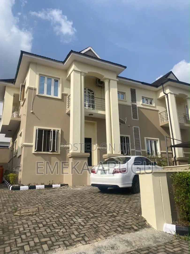 Furnished 4bdrm Duplex in Agodi for rent