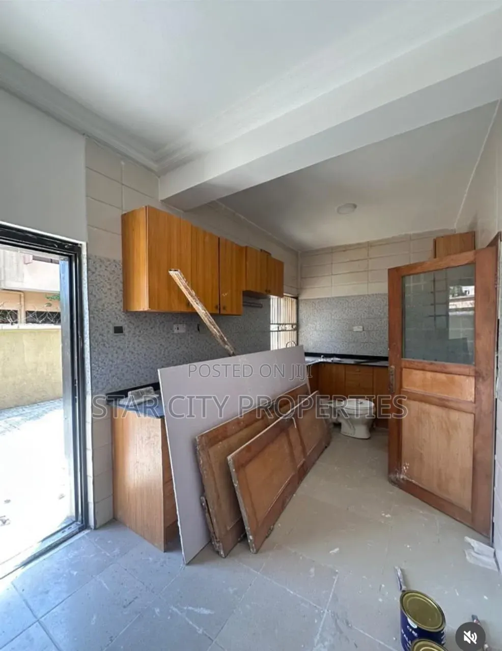3bdrm Townhouse / Terrace in Lekki Phase 1 for rent