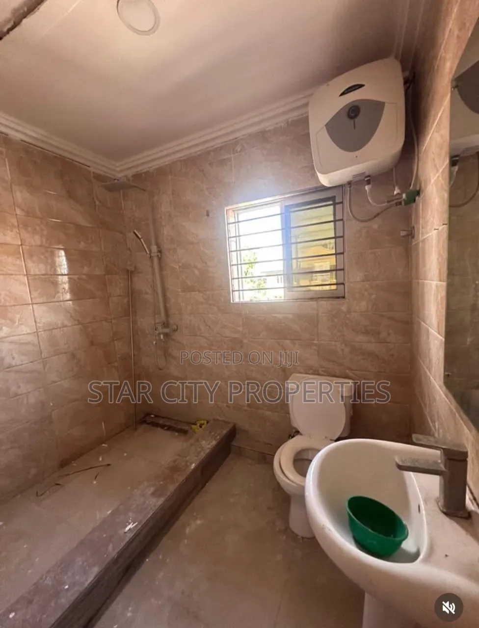 3bdrm Townhouse / Terrace in Lekki Phase 1 for rent