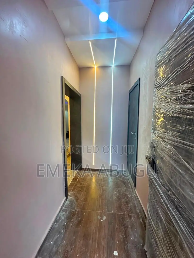 3bdrm Block of Flats in Okebadan Estate, Akobo for rent