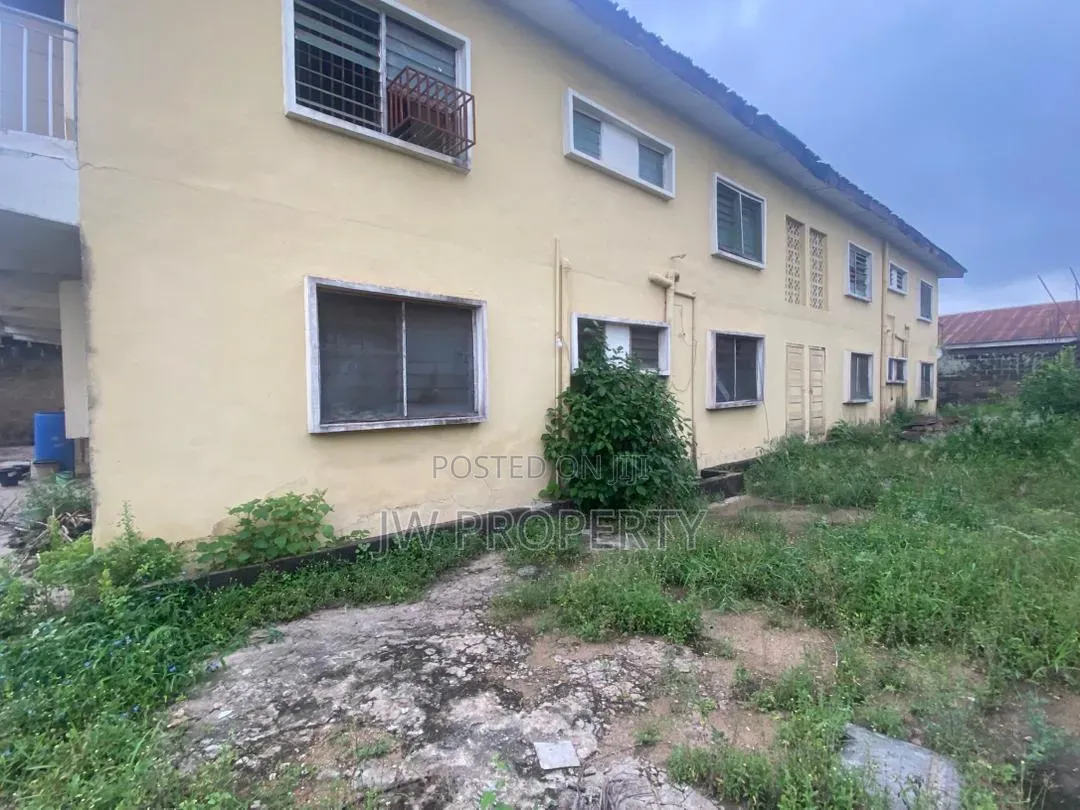 12bdrm Block of Flats in Adeyemi, Abeokuta South for sale