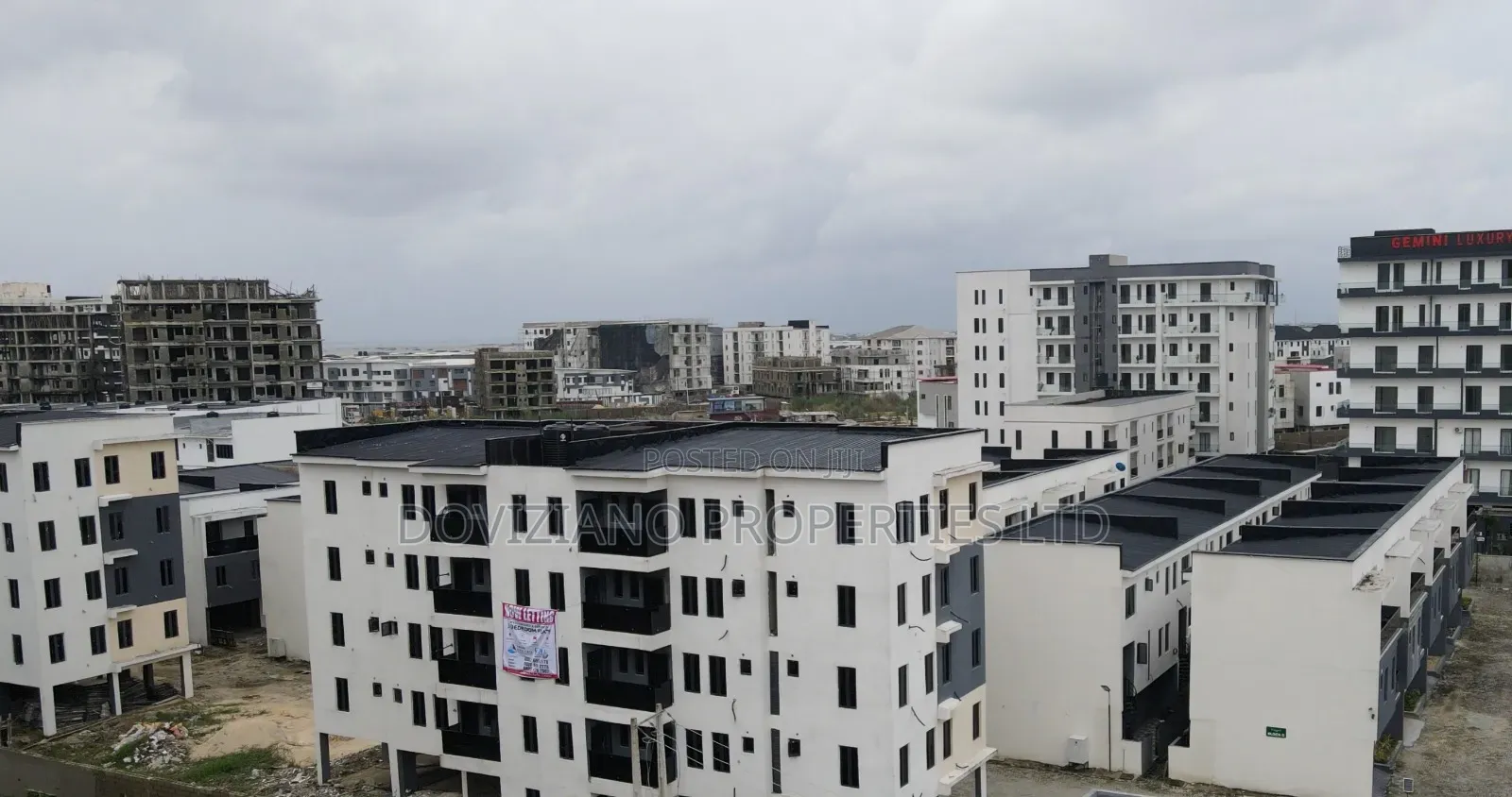 3bdrm Apartment in Lekki Phase 1 for rent