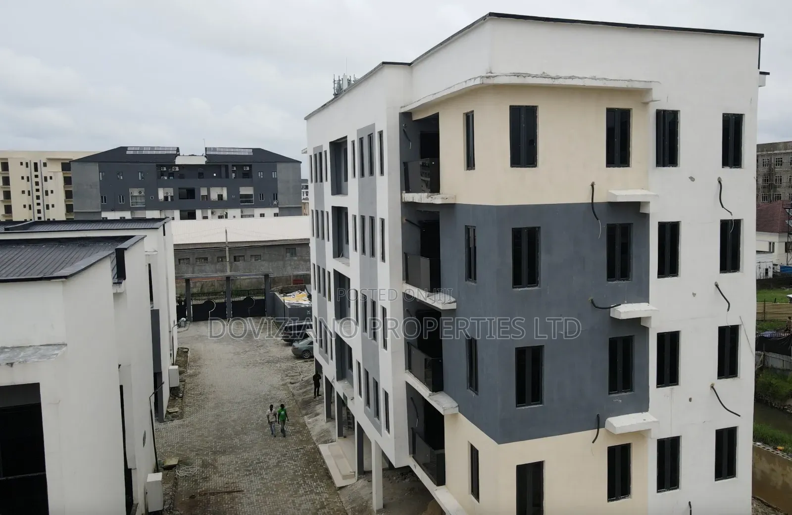 3bdrm Apartment in Lekki Phase 1 for rent