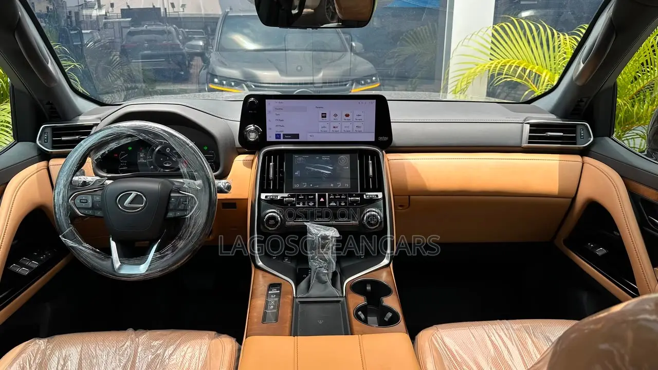 Lexus LX 600 2022 Silver