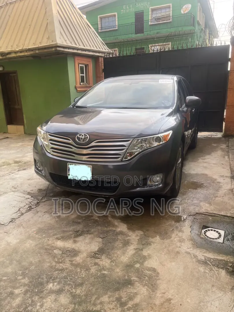 Toyota Venza V6 AWD 2010 Gray