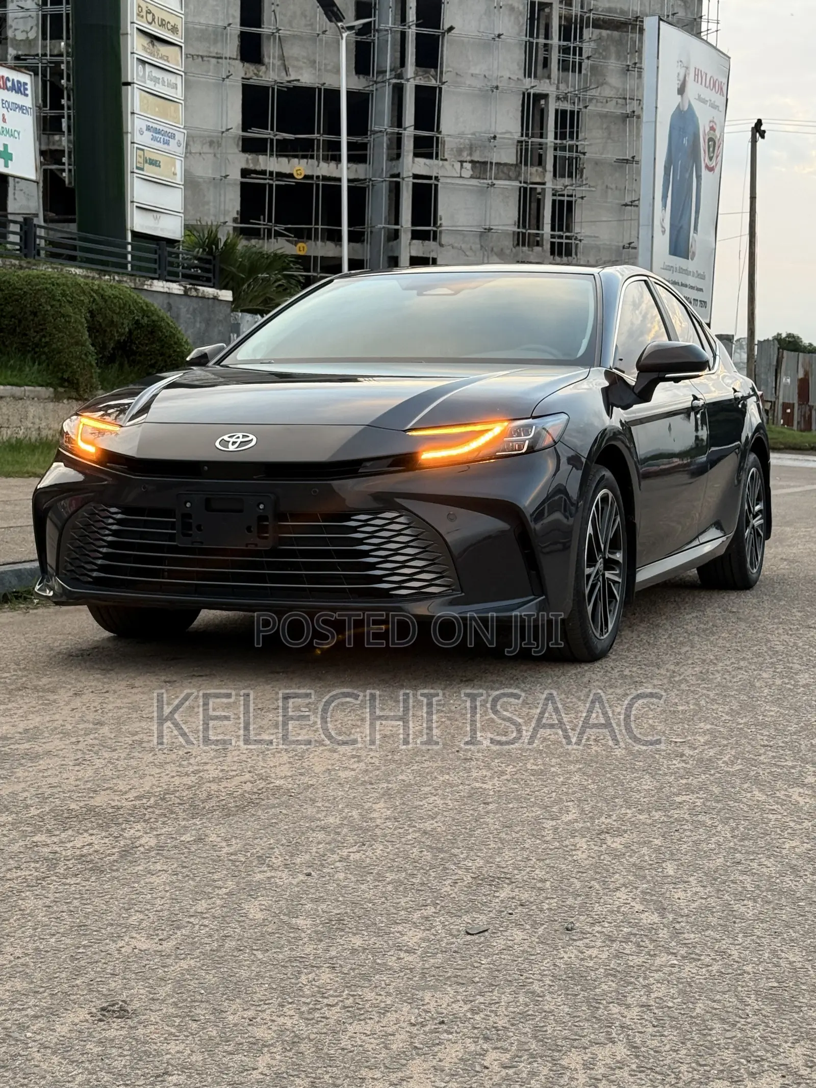 Toyota Camry XLE 2025 Gray