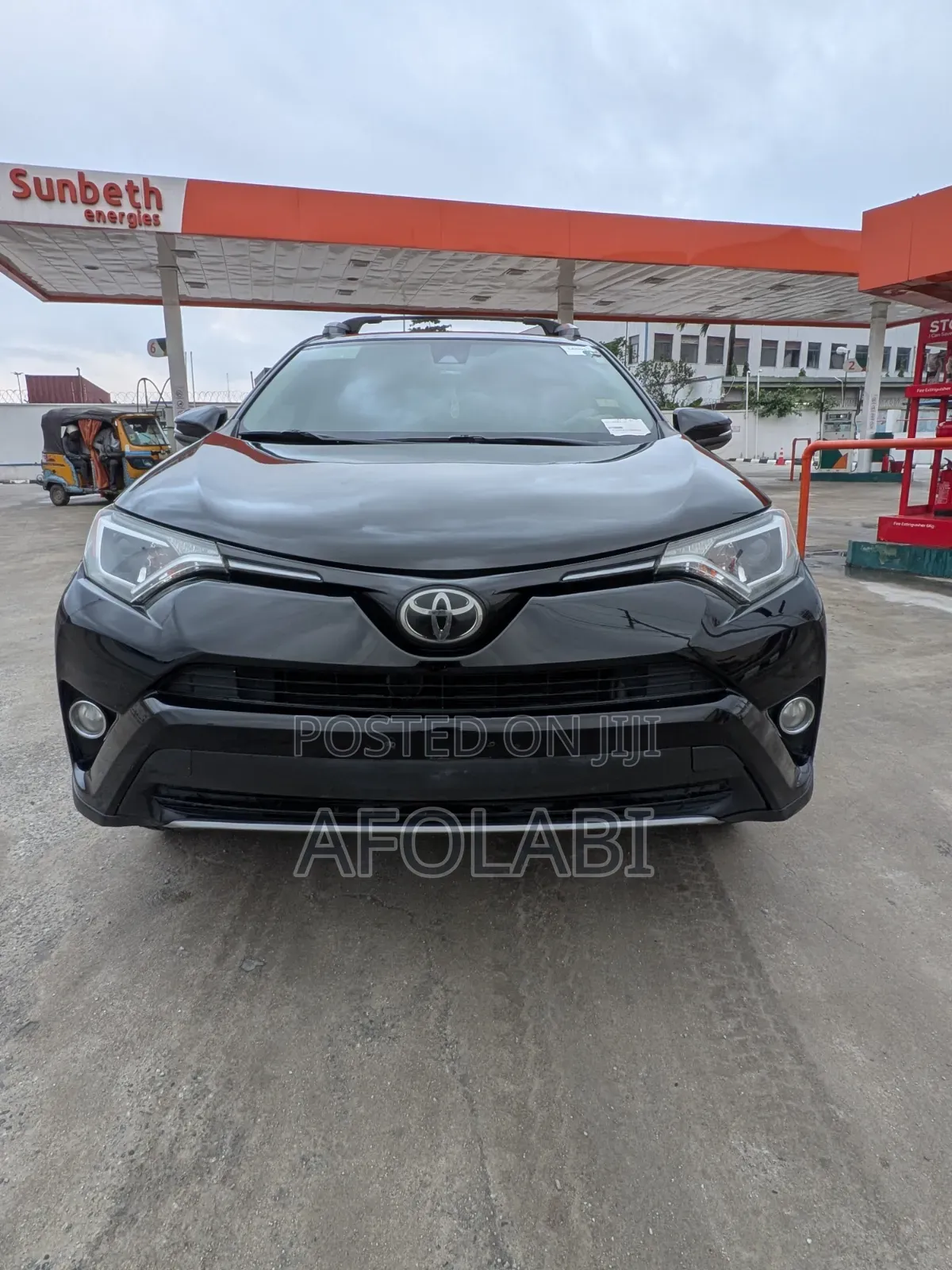 Toyota RAV4 XLE 4dr SUV (2.5L 4cyl 6A) 2018 Black