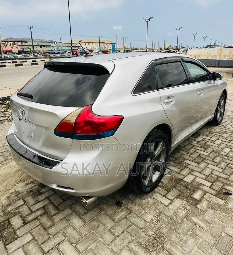 Toyota Venza 2012 Silver