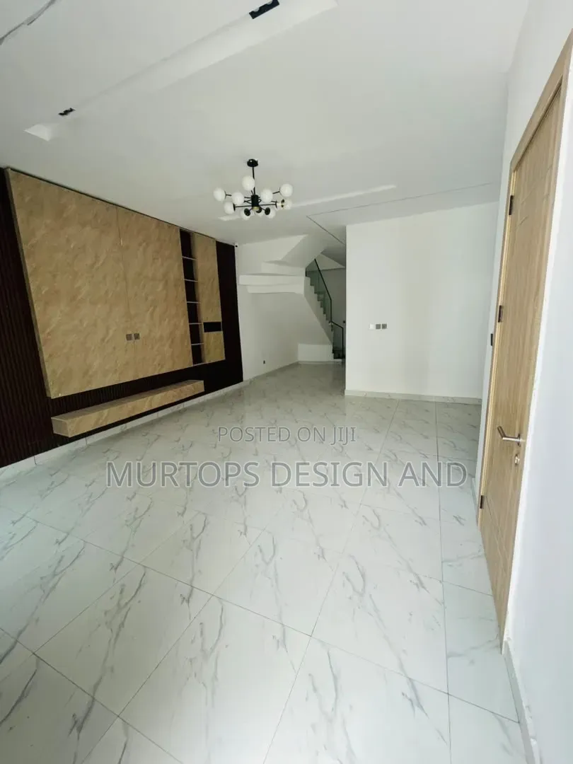 4bdrm Duplex in Lekki Phase 2 for rent