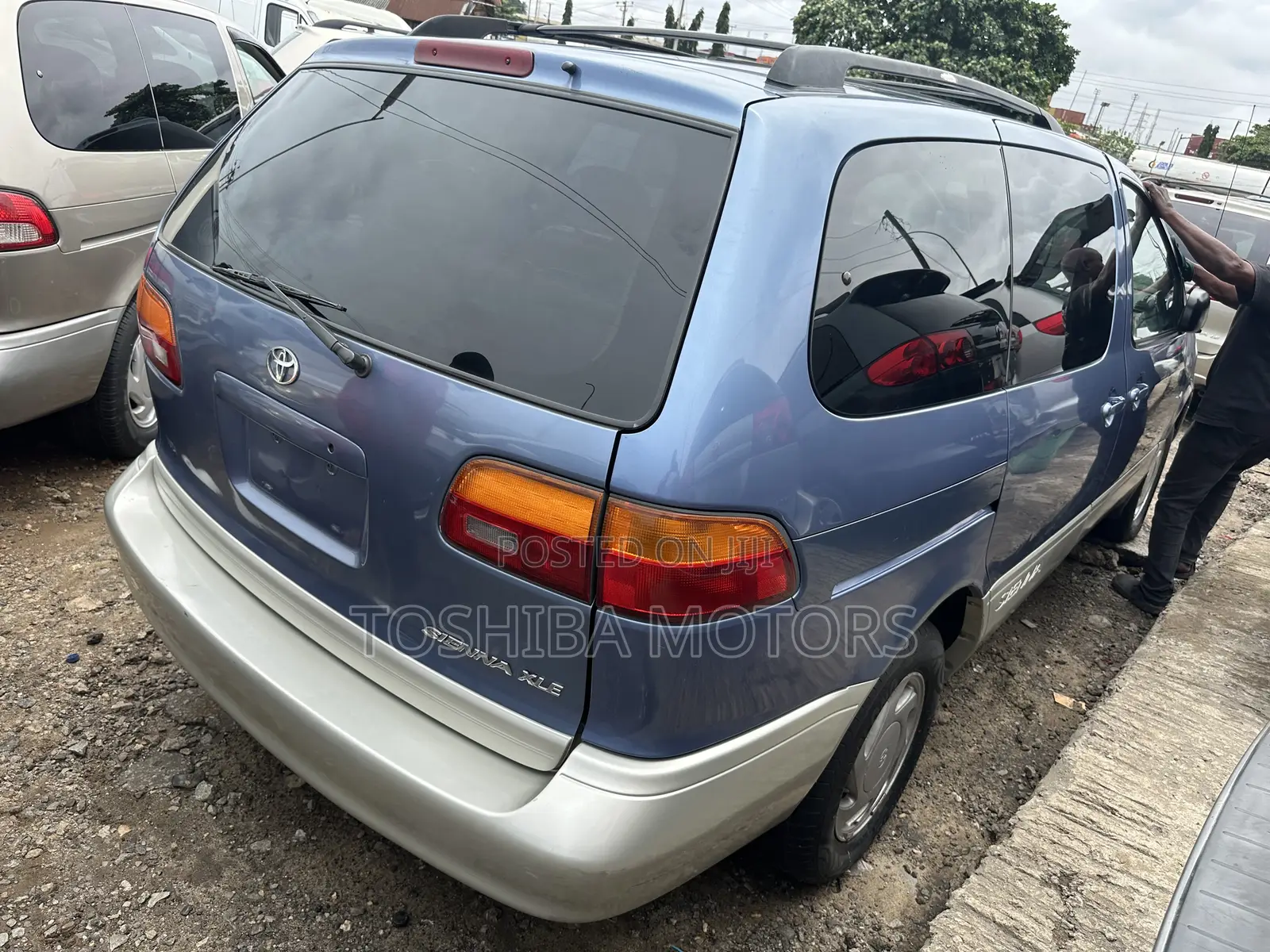 Toyota Sienna XLE 1999 Blue