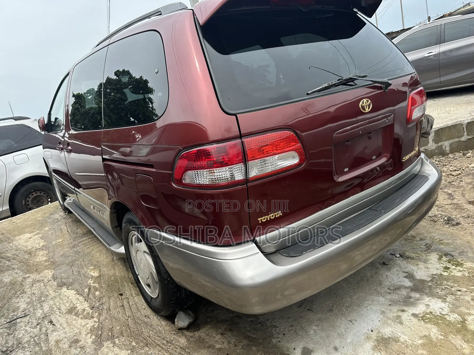 Toyota Sienta 2003 Red