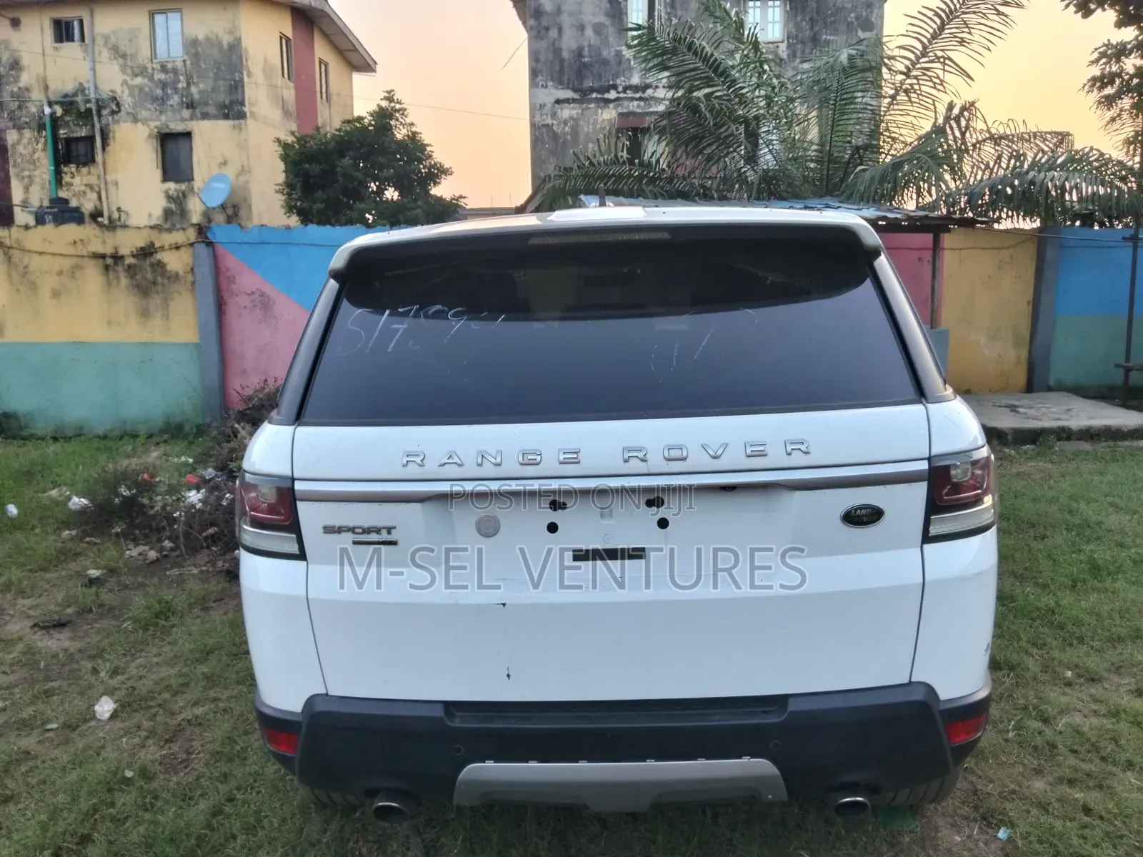 Land Rover Range Rover 2011 White