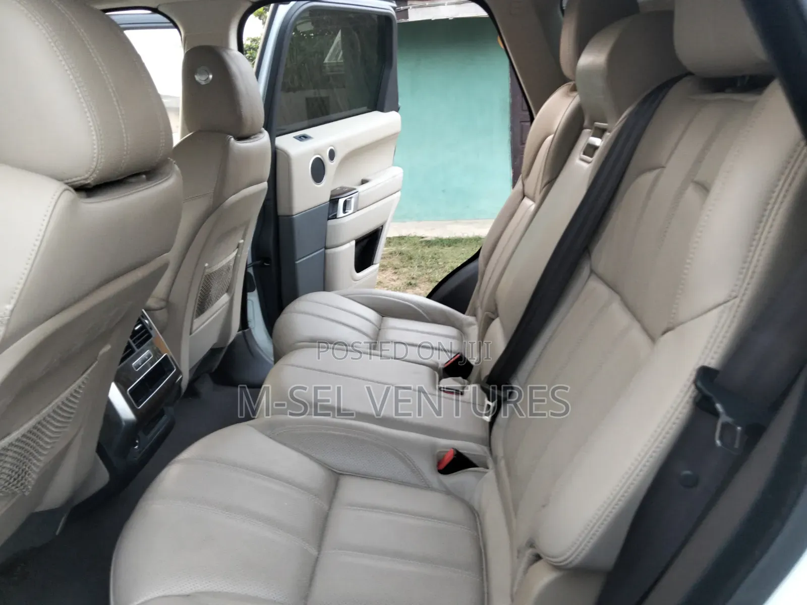 Land Rover Range Rover 2011 White