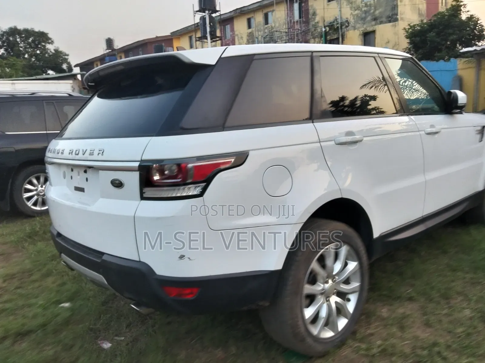 Land Rover Range Rover 2011 White