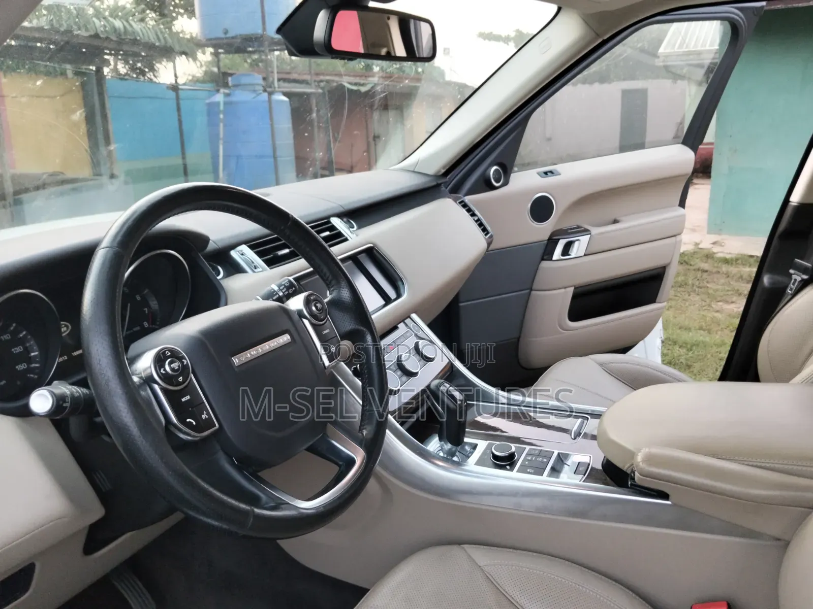 Land Rover Range Rover 2011 White