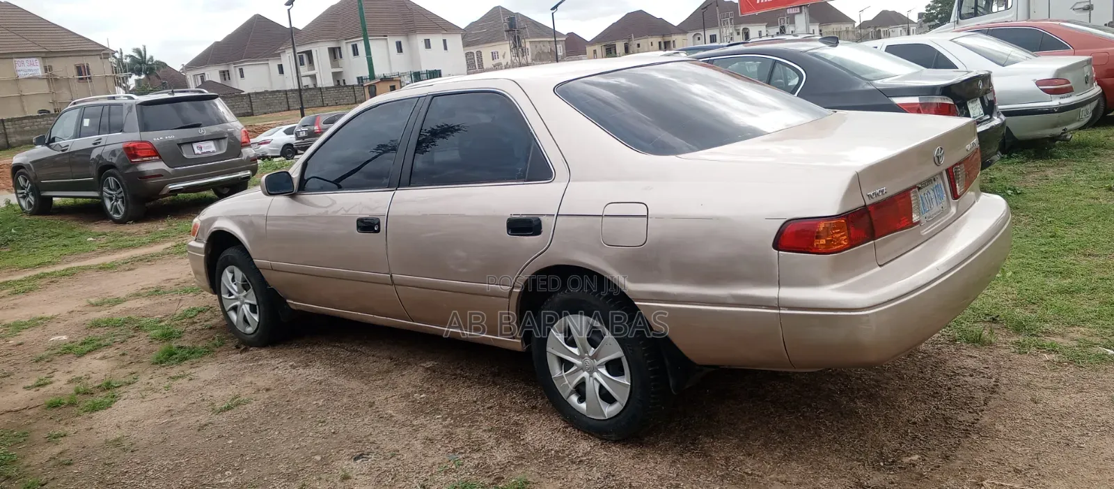 Toyota Camry 2022 Gold