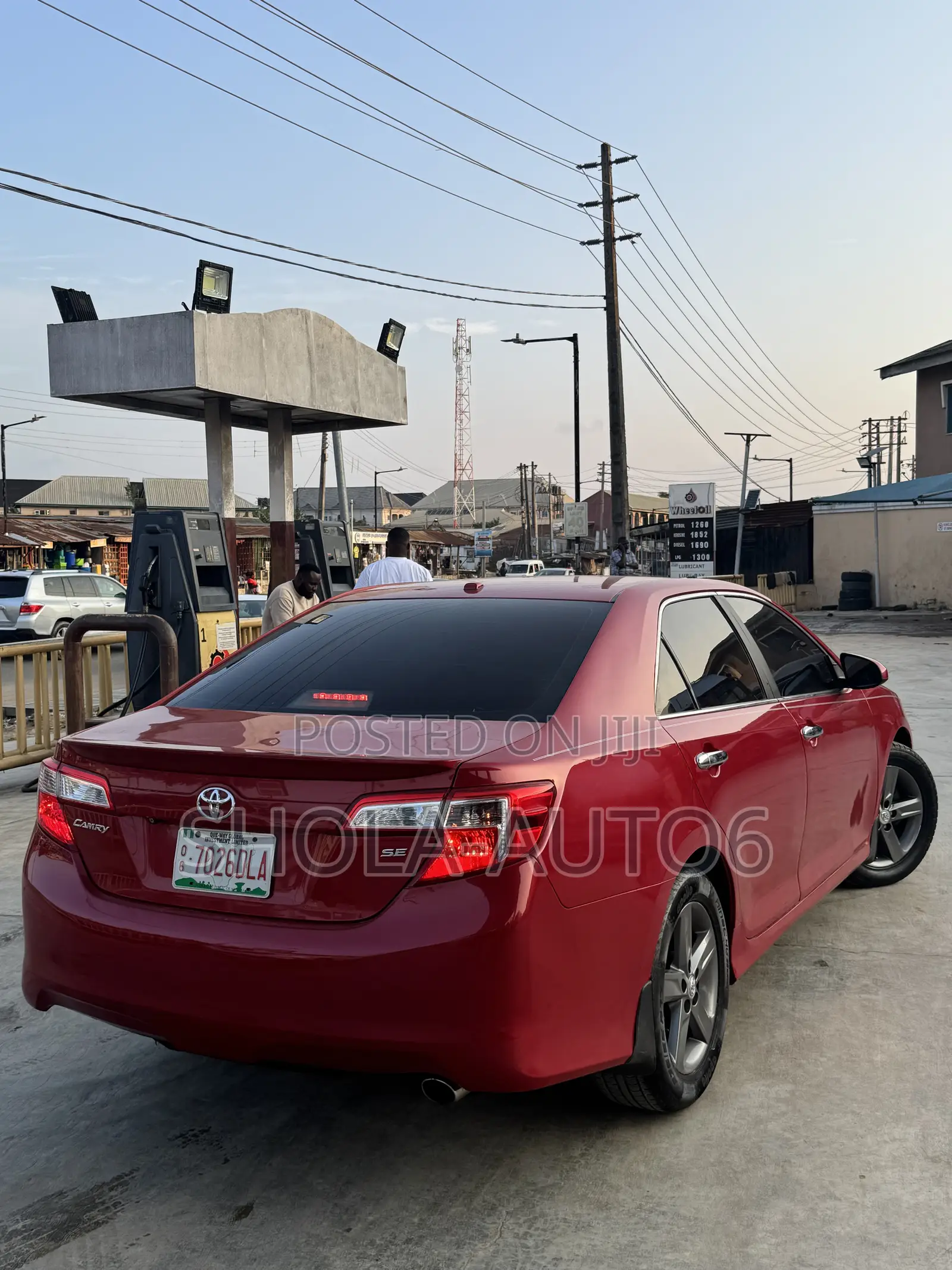 Toyota Camry SE 4dr Sedan (2.5L 4cyl 6A) 2013 Red