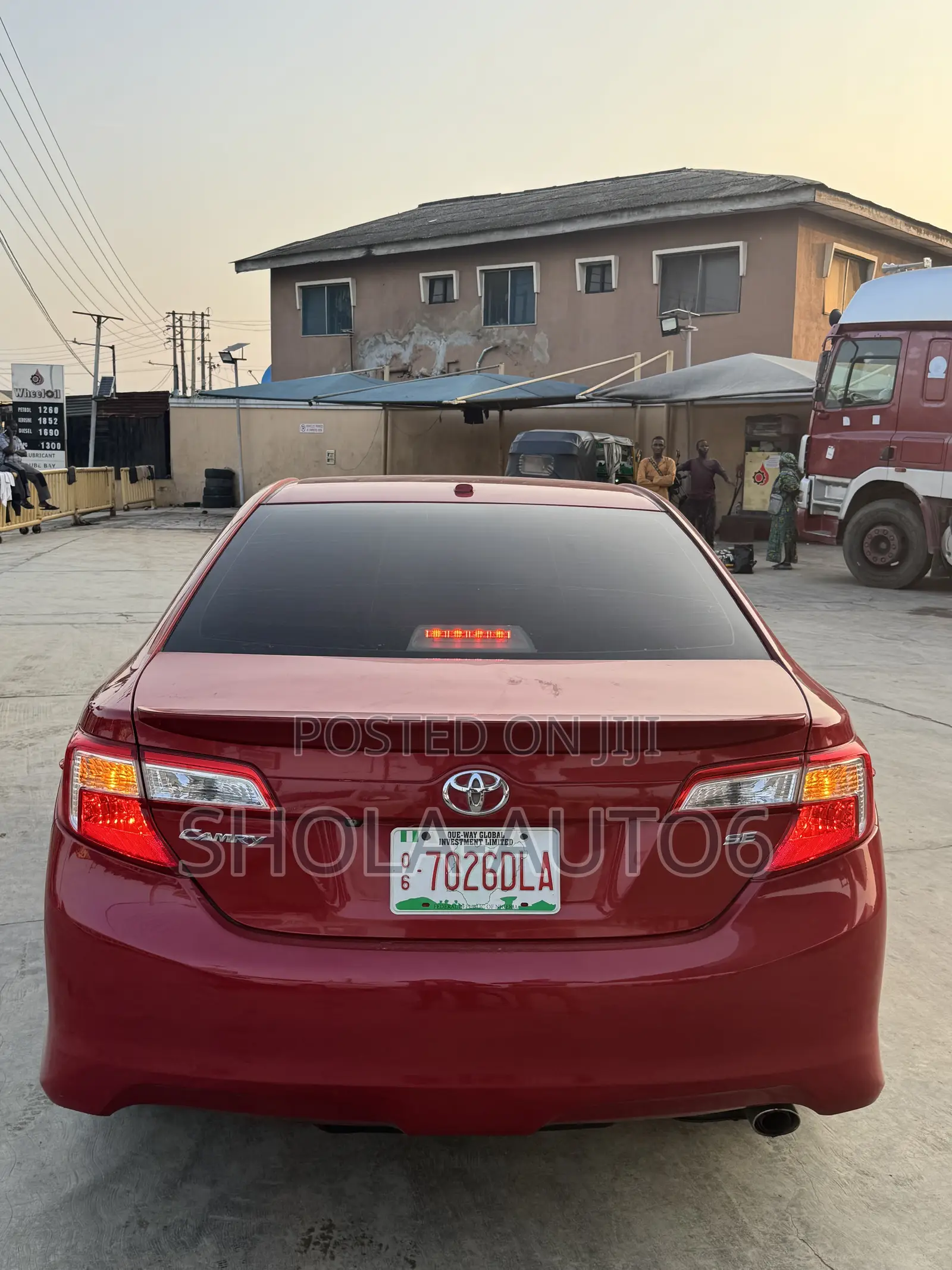 Toyota Camry SE 4dr Sedan (2.5L 4cyl 6A) 2013 Red