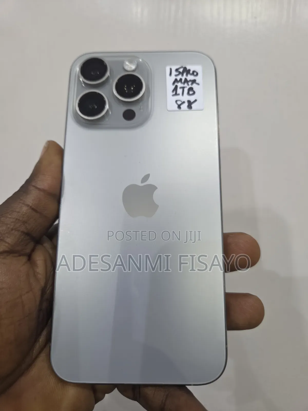 Apple iPhone 15 Pro Max 1 TB Gold