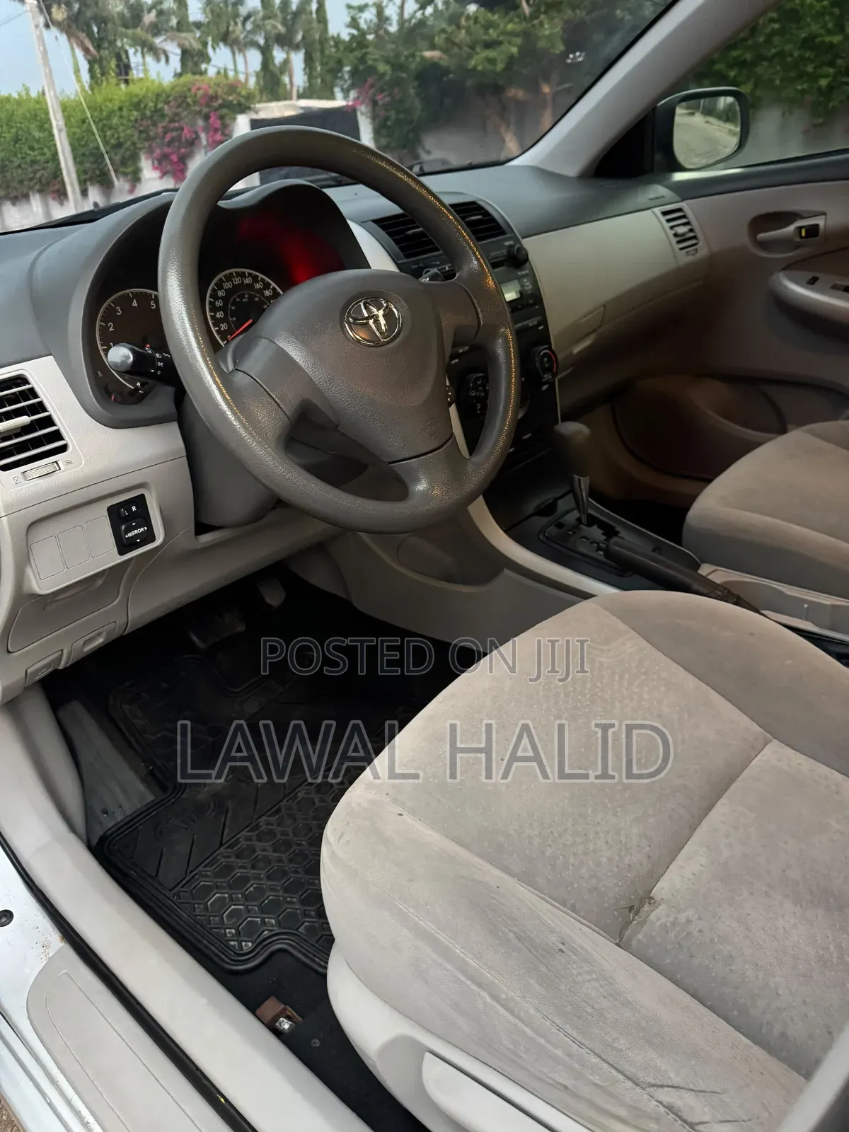 Toyota Corolla 2010 Silver
