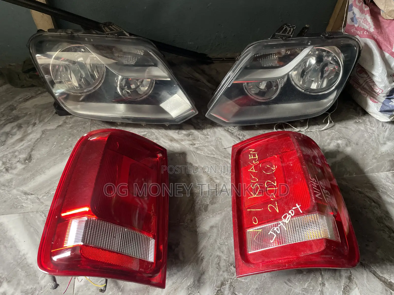Headlight Volkswagen Amarok