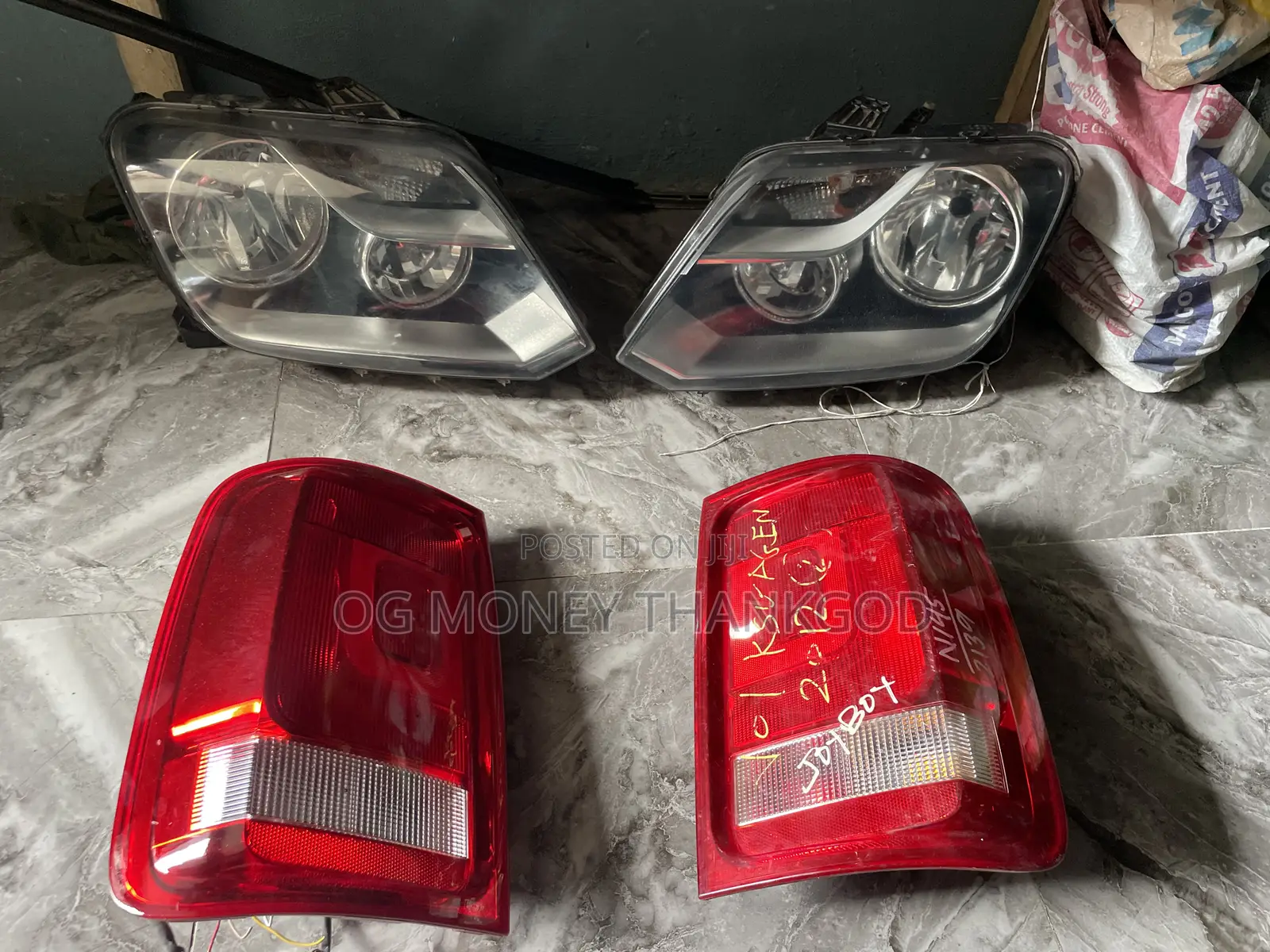 Headlight Volkswagen Amarok