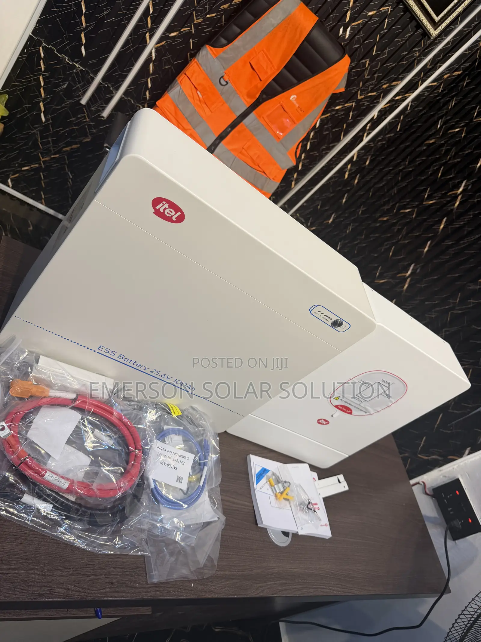 24v Installation 3kva Hybrid and 2.5kwh Lithium Battery