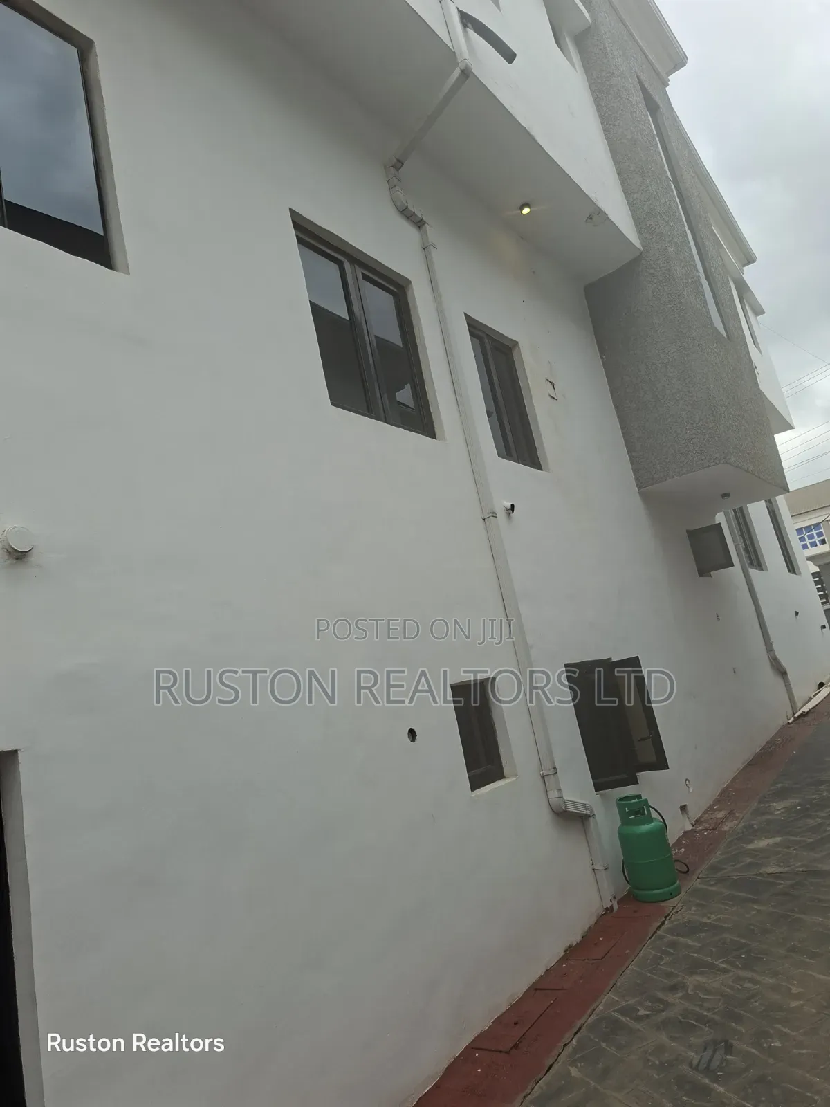 3bdrm Duplex in Akobo for rent