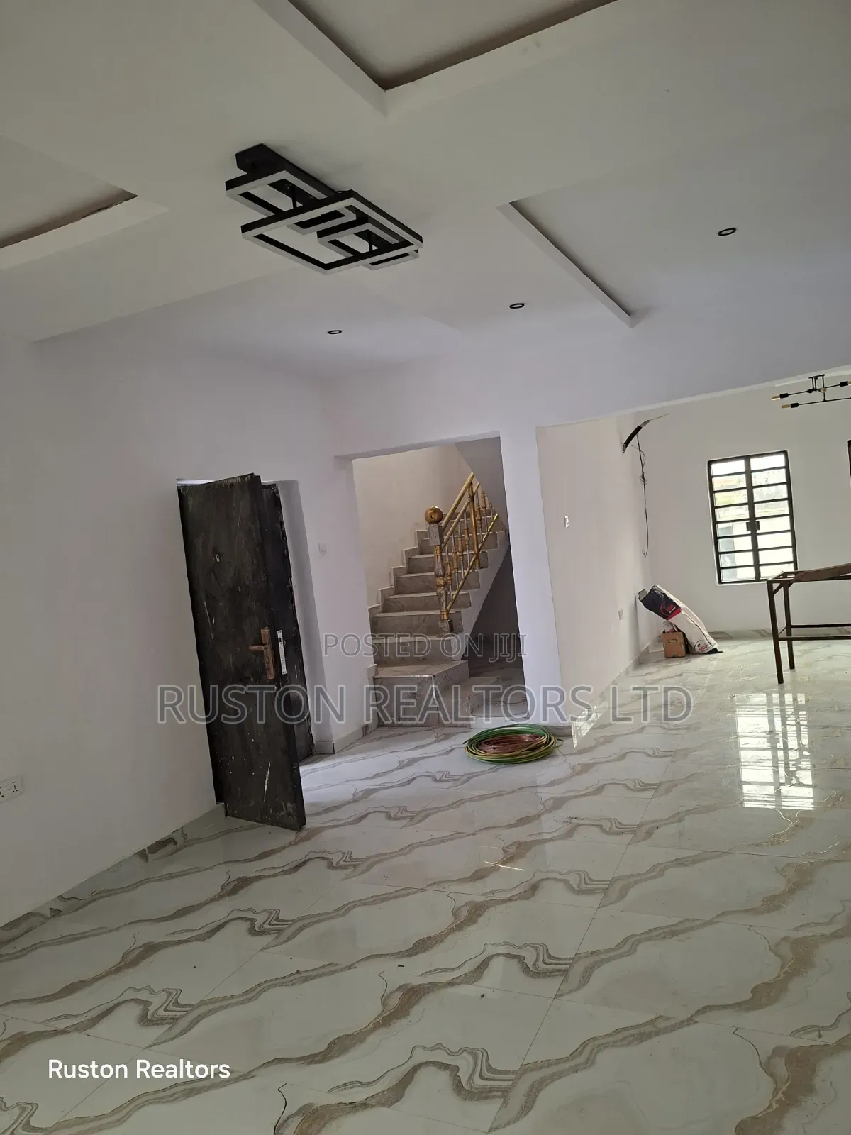 5bdrm Duplex in Akobo for sale