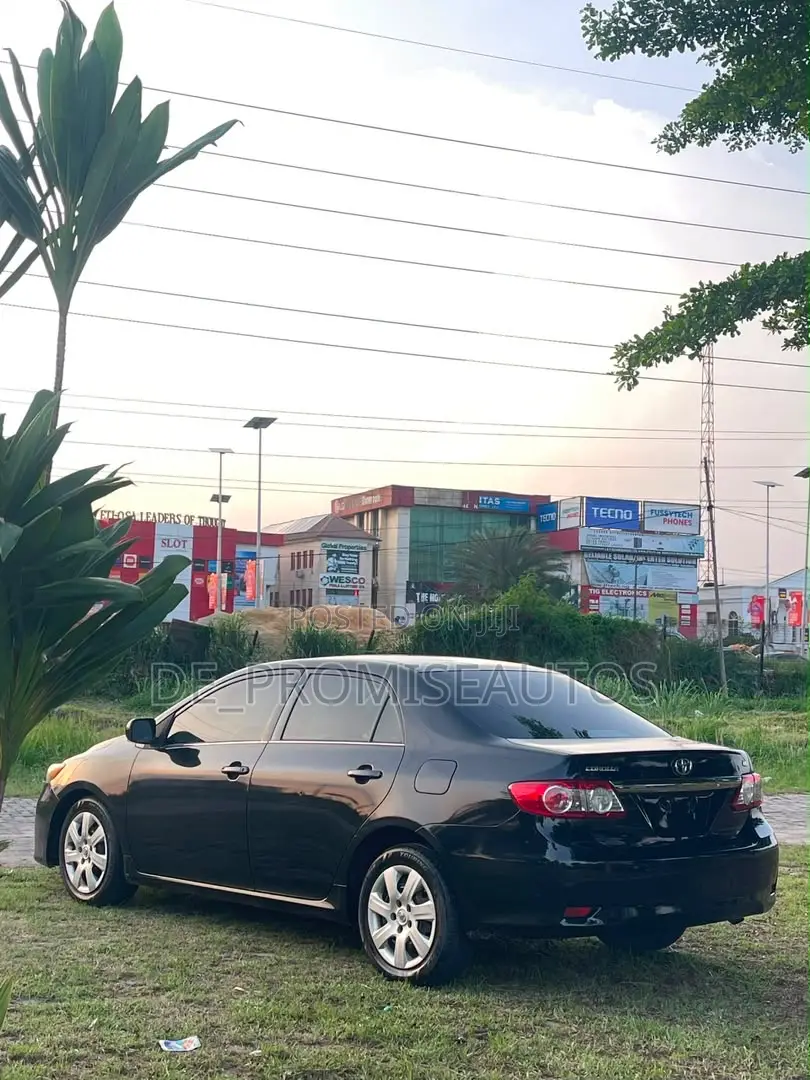 Toyota Corolla 2013 Black